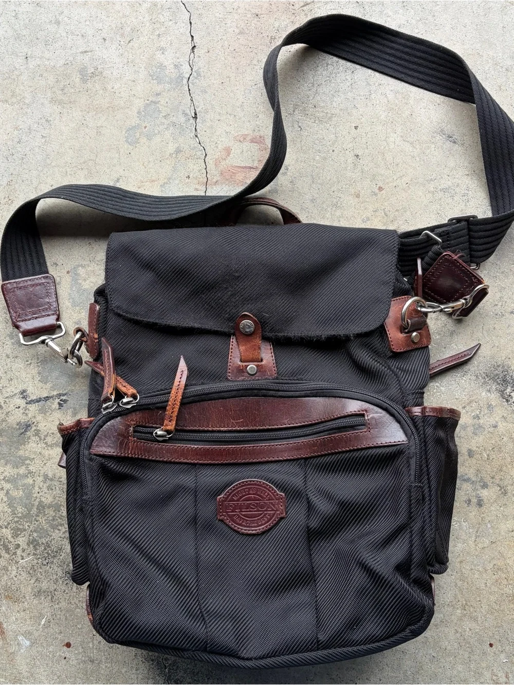 Filson Passage Computer Bag Nylon Leather Trim